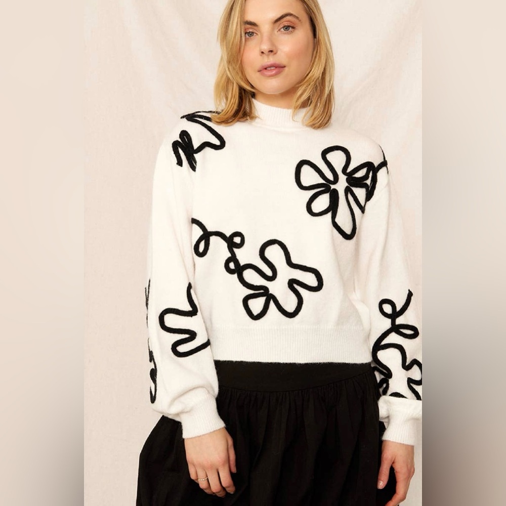 NWT Boutique Jazlyn Mock Neck Floral Outline Sweater – Cream